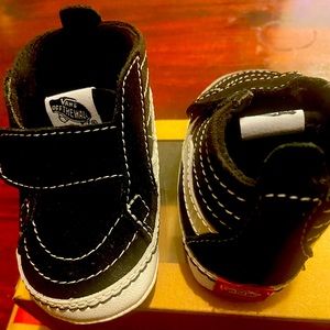 Vans sneakers for infants size 4